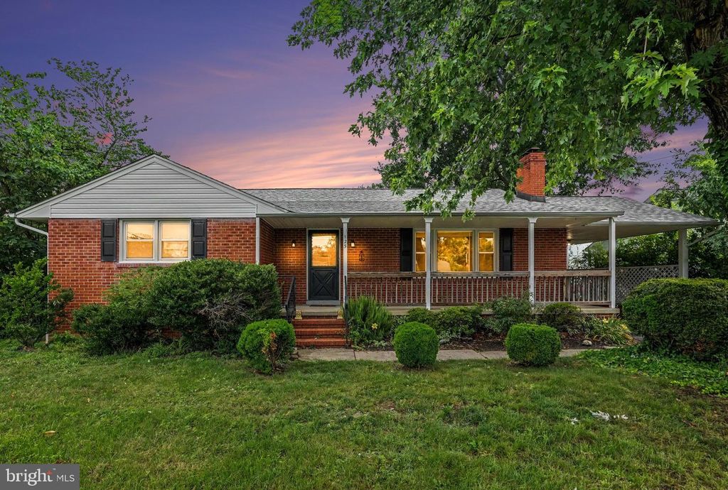 125 HILLCREST DR, Fredericksburg, VA 22401