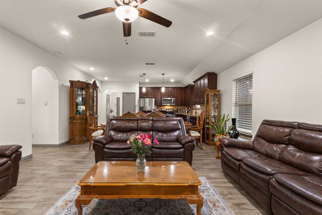 520 Stafford Drive, Seagoville, TX 75159
