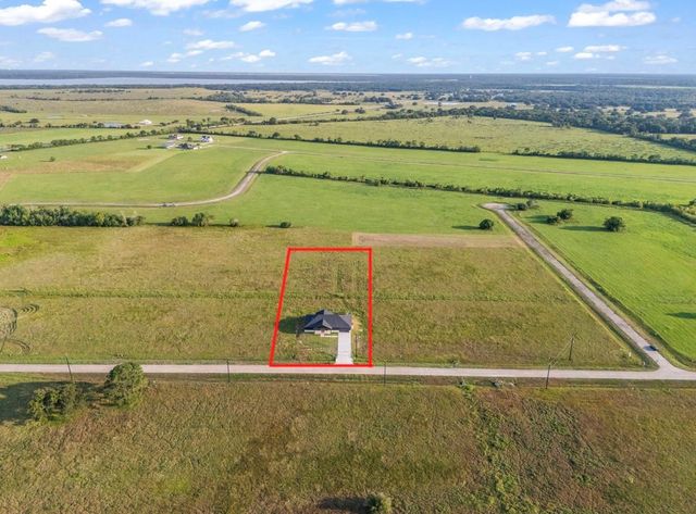 619 Chuckwagon Trail N, Angleton, TX 77515