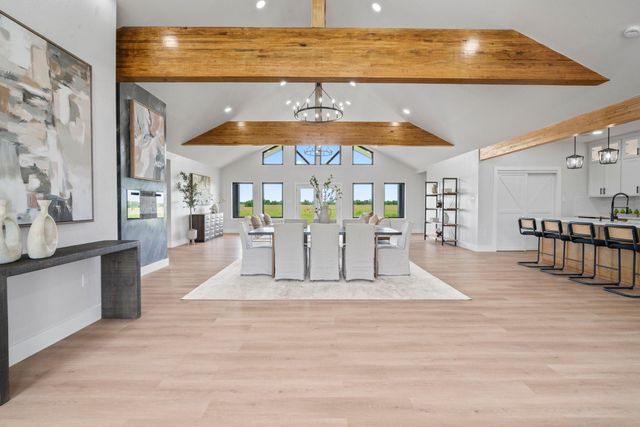 619 Chuckwagon Trail N, Angleton, TX 77515