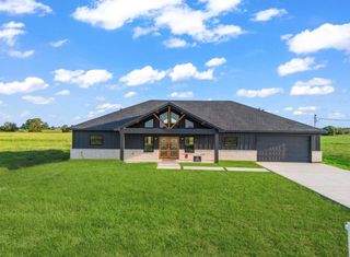 619 Chuckwagon Trail N, Angleton, TX 77515