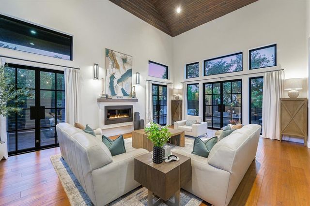 297 Blue Sky LN, Wimberley, TX 78676