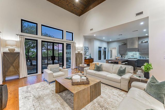 297 Blue Sky LN, Wimberley, TX 78676