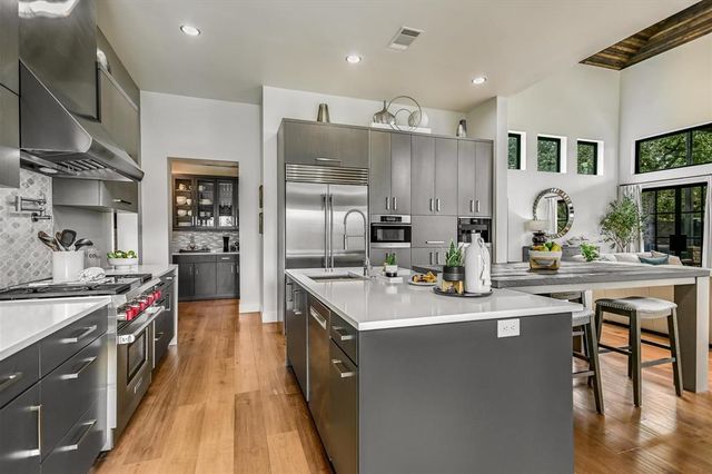 297 Blue Sky LN, Wimberley, TX 78676