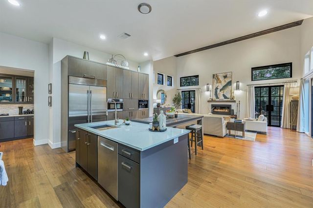 297 Blue Sky LN, Wimberley, TX 78676