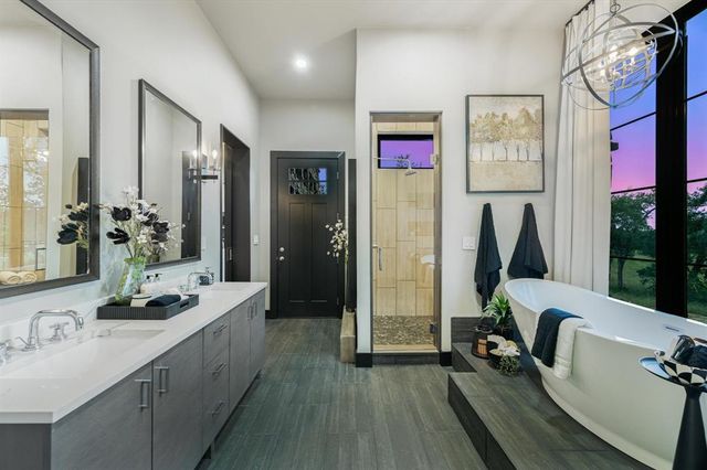 297 Blue Sky LN, Wimberley, TX 78676