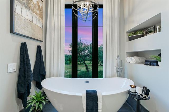 297 Blue Sky LN, Wimberley, TX 78676