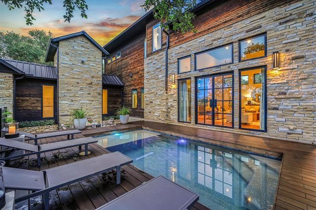 297 Blue Sky LN, Wimberley, TX 78676