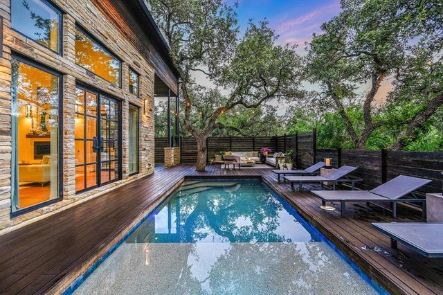 297 Blue Sky LN, Wimberley, TX 78676