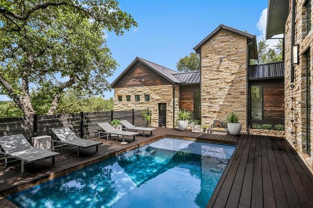 297 Blue Sky LN, Wimberley, TX 78676