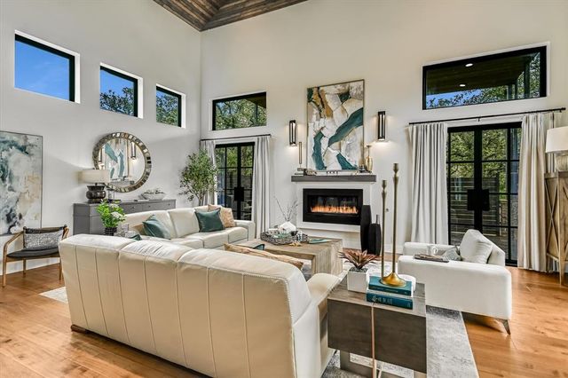 297 Blue Sky LN, Wimberley, TX 78676