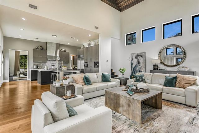 297 Blue Sky LN, Wimberley, TX 78676