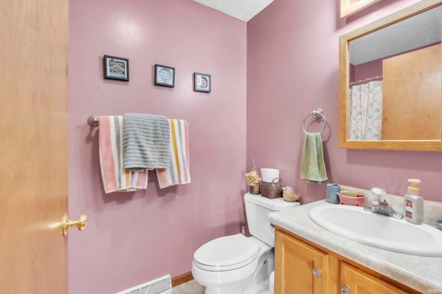 10922 E 1000 N, Kendallville, IN 46755