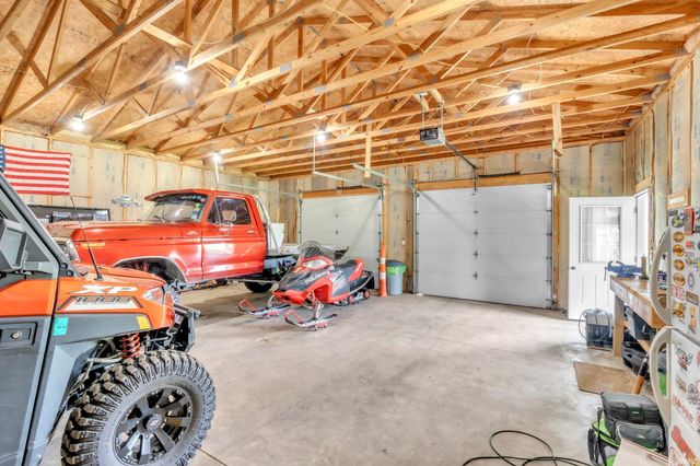 10922 E 1000 N, Kendallville, IN 46755