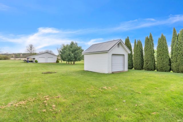 10922 E 1000 N, Kendallville, IN 46755