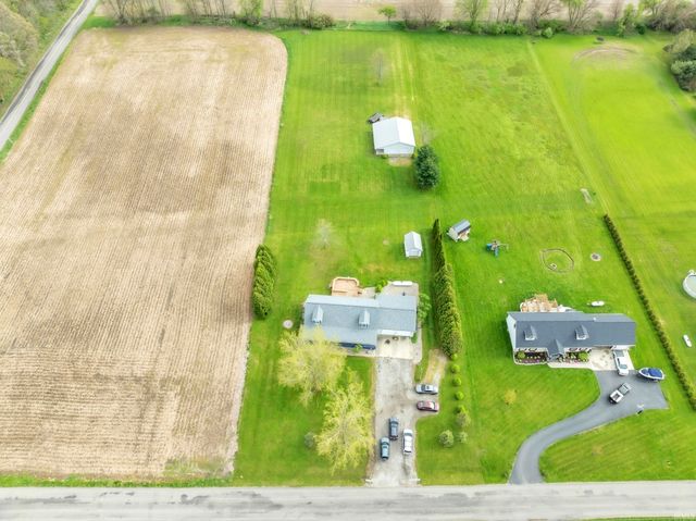 10922 E 1000 N, Kendallville, IN 46755