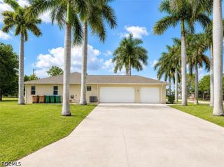305 SE 16th PL, Cape Coral, FL 33990