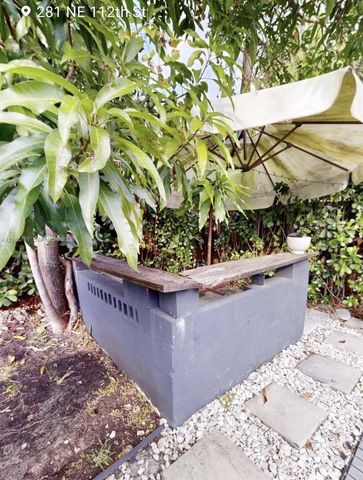 281 NE 112th St, Miami, FL 33161