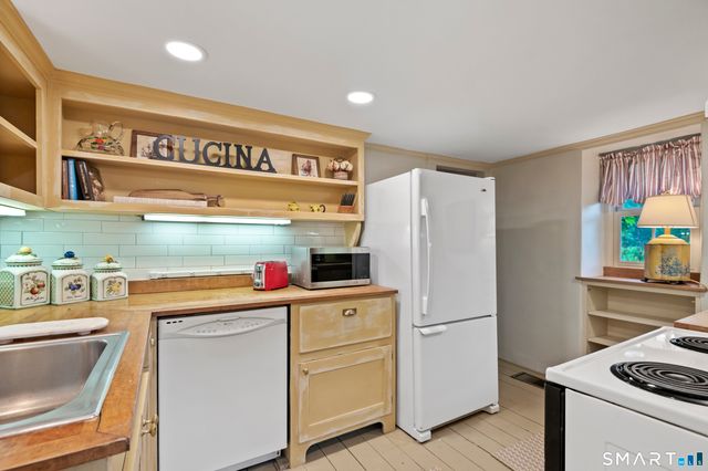 92 Bokum Road, Old Saybrook, CT 06475