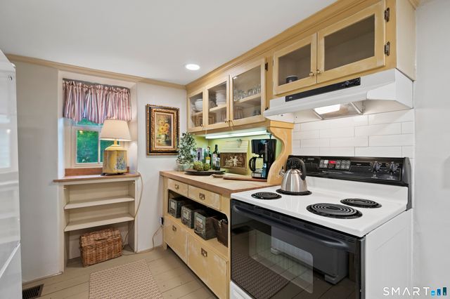 92 Bokum Road, Old Saybrook, CT 06475