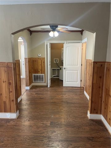 104 S Cleveland, Russellville, AR 72801