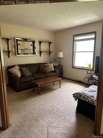 38537 Chestnut Lane, Westland, MI 48185