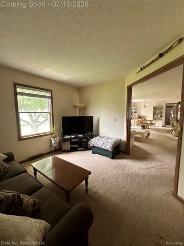 38537 Chestnut Lane, Westland, MI 48185