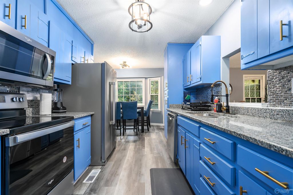 13115 Chaney Thompson Road, Huntsville, AL 35803