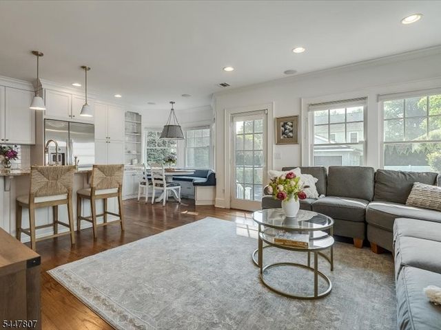 736 Fairacres Ave, Westfield Town, NJ 07090