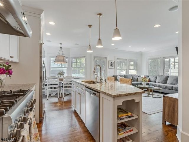 736 Fairacres Ave, Westfield Town, NJ 07090
