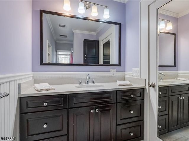 736 Fairacres Ave, Westfield Town, NJ 07090