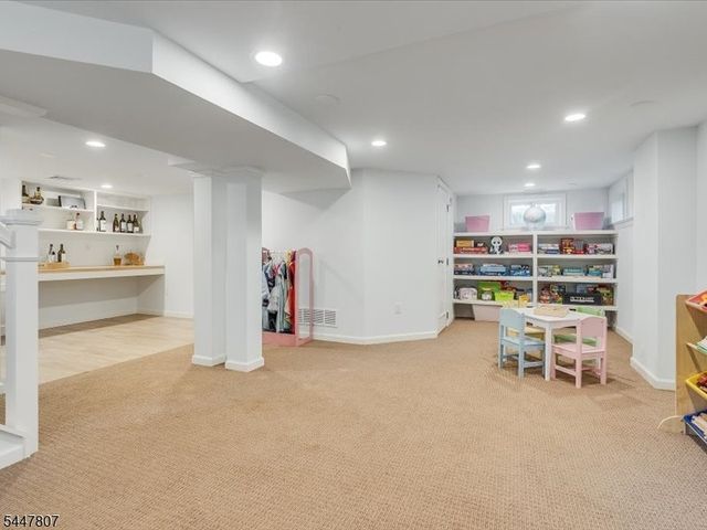 736 Fairacres Ave, Westfield Town, NJ 07090