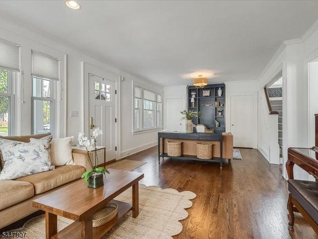 736 Fairacres Ave, Westfield Town, NJ 07090