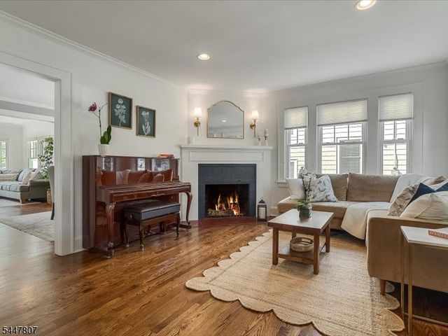 736 Fairacres Ave, Westfield Town, NJ 07090