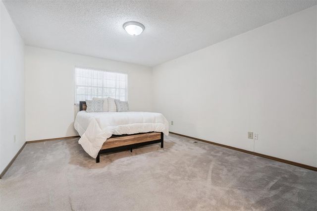 10108 S Ranchwood Manor Drive, Oklahoma City, OK 73139