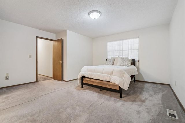 10108 S Ranchwood Manor Drive, Oklahoma City, OK 73139