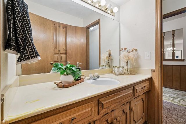 10108 S Ranchwood Manor Drive, Oklahoma City, OK 73139