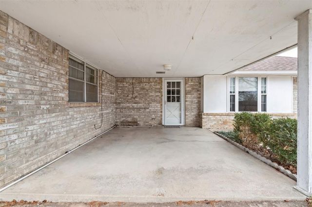 10108 S Ranchwood Manor Drive, Oklahoma City, OK 73139