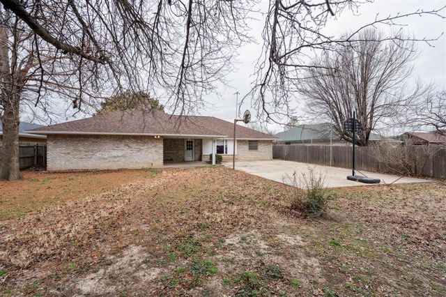 10108 S Ranchwood Manor Drive, Oklahoma City, OK 73139