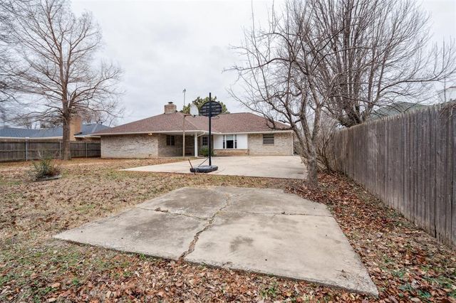 10108 S Ranchwood Manor Drive, Oklahoma City, OK 73139