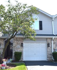 8301 Highpoint Circle C, Darien, IL 60561