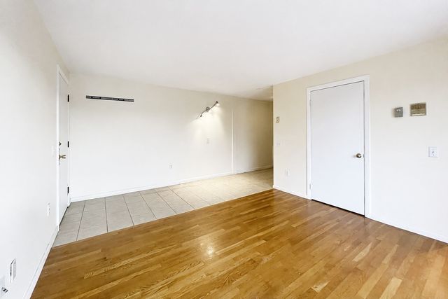 172 River St A5, Waltham, MA 02453