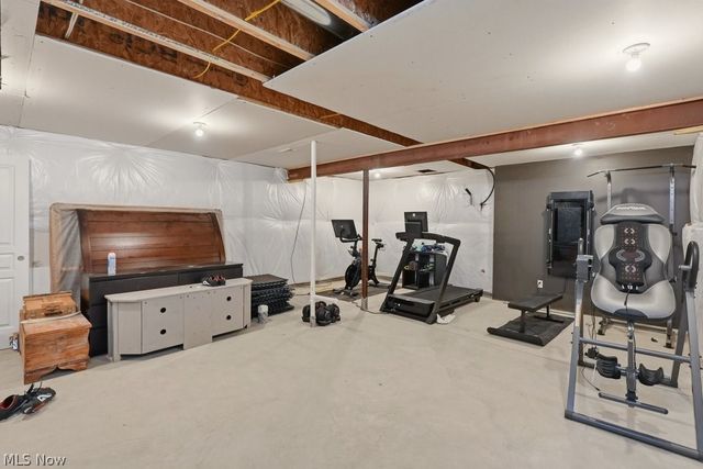 1955 Leisure Lane, Stow, OH 44224