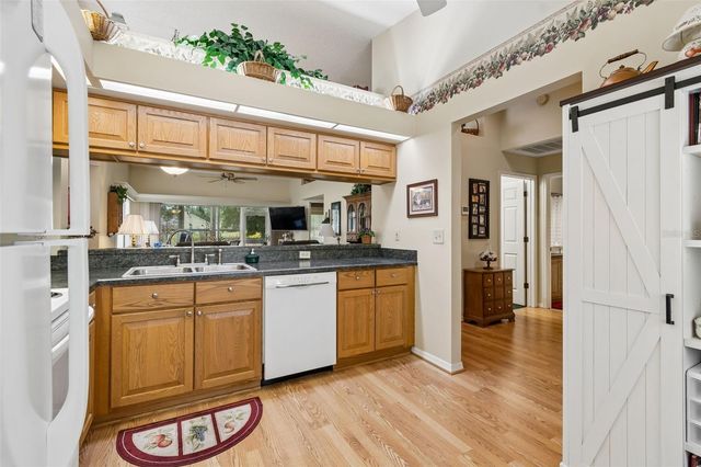 5213 LOCHMEAD TERRACE, Zephyrhills, FL 33541