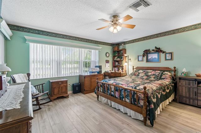 5213 LOCHMEAD TERRACE, Zephyrhills, FL 33541