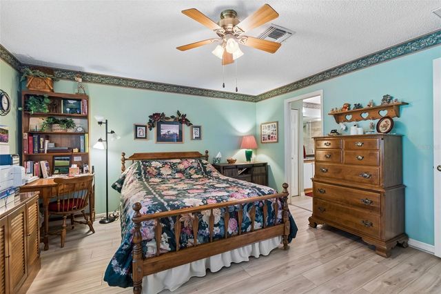 5213 LOCHMEAD TERRACE, Zephyrhills, FL 33541