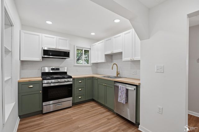 2946 4th Street, Trenton, MI 48183