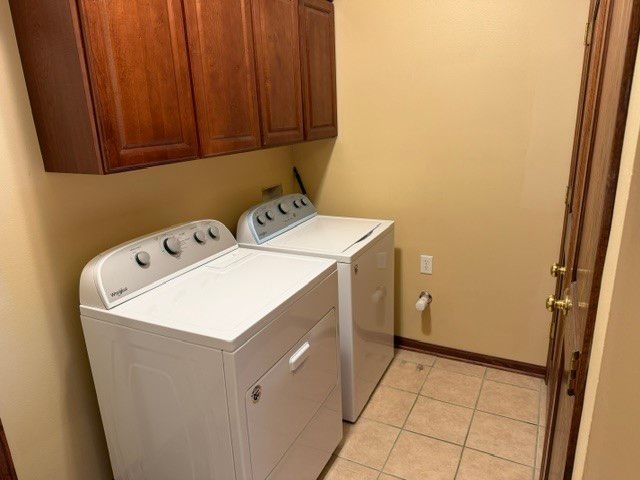 2462 E Highview Drive, Des Moines, IA 50320