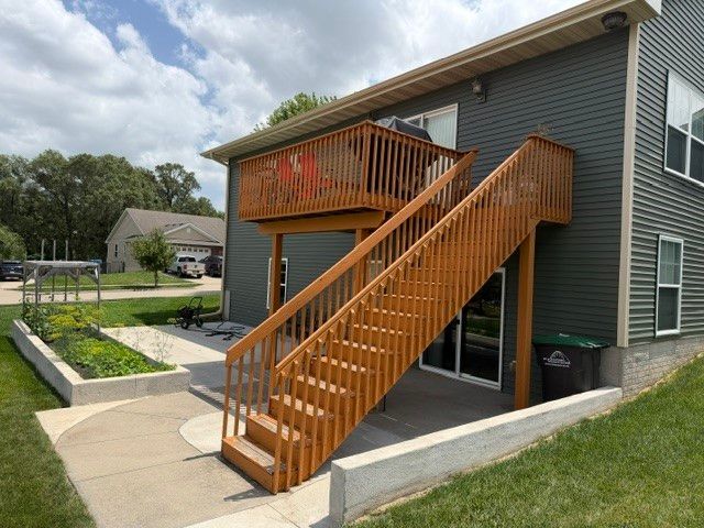 2462 E Highview Drive, Des Moines, IA 50320