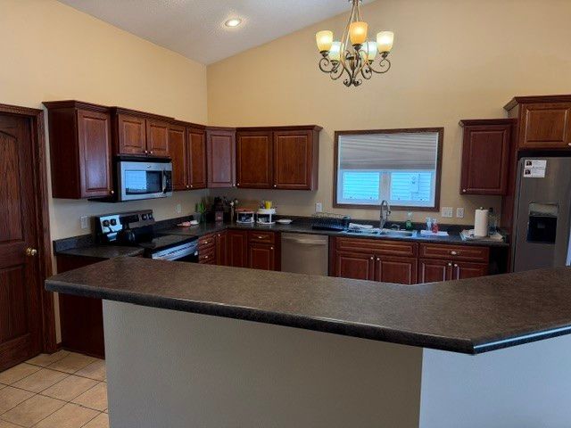 2462 E Highview Drive, Des Moines, IA 50320